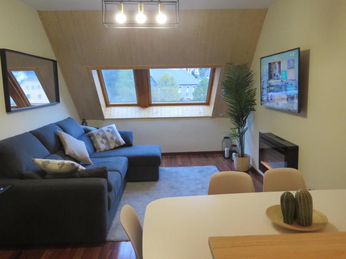 Atico Duplex Reformado Con Vistas A La Montana Apartment Canfranc Bagian luar foto